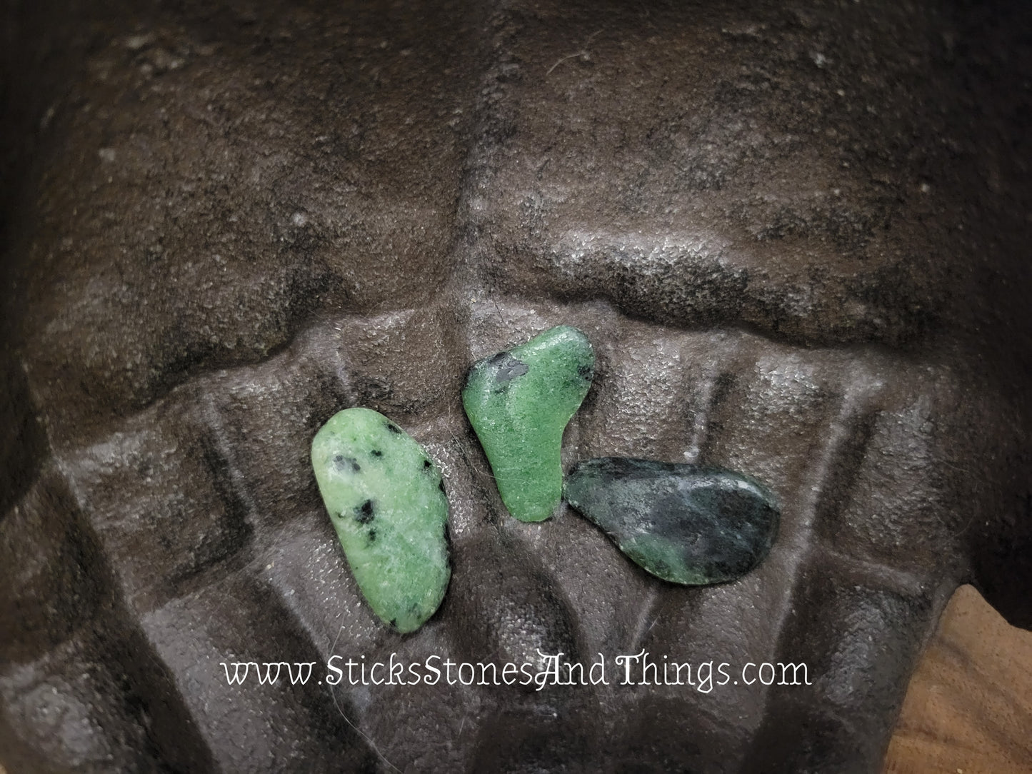 Zoisite tumbled Stone 1 inch