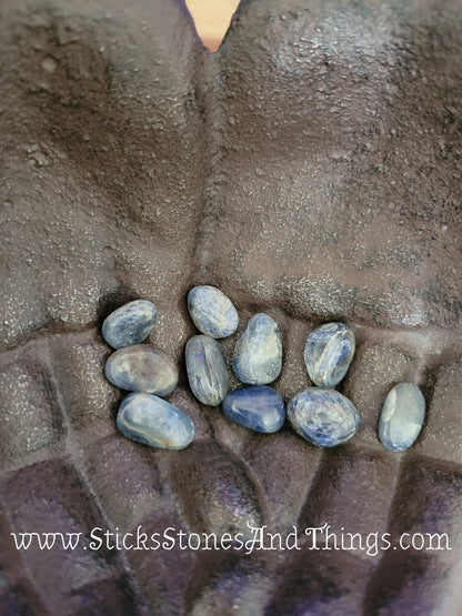 Blue Sapphire A grade tumbled stone .5 inches