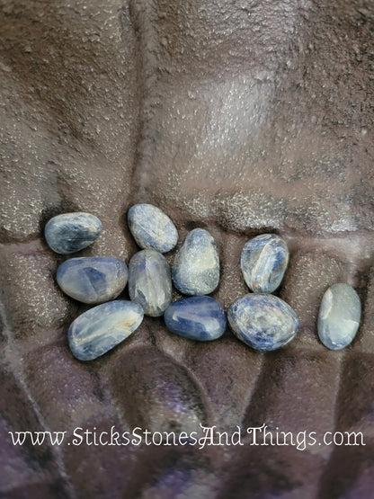 Blue Sapphire A grade tumbled stone .5 inches